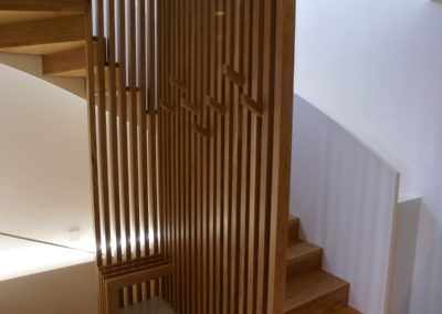 Construbat escalier bois tournant balustre bois