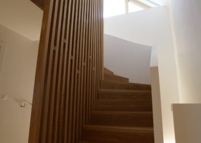 Escalier avec balustre bois